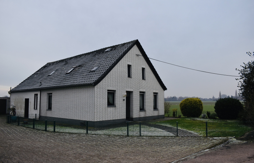 Charmantes Zweifamilienhaus mit viel Potenzial und riesigem Grundstück in idyllischer Lage von Rheinberg