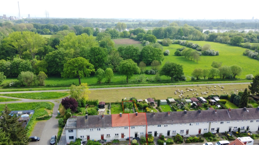 Gemütliches Reihenhaus in traumhafter, grüner Lage unmittelbar am Rhein, 47229 Duisburg, Reihenhaus