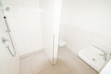 Gäste-WC - Alter Charme trifft auf Moderne: großzügige Mietwohnung mit flexibel nutzbarem Raumangebot