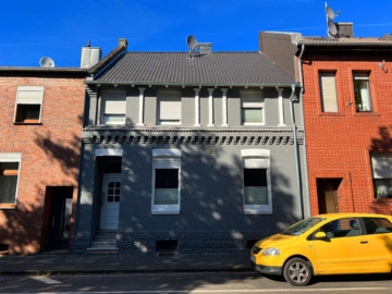1 - Historisches Reihenhaus mit geschmackvoller Ausstattung und praktischer Ausbaureserve im DG