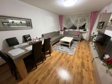 Wohn- und Esszimmer - Gepflegte 3-Zimmer Wohnung im Krefelder Zentrum