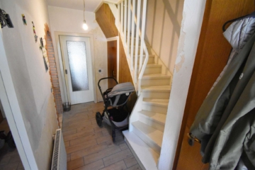 Flur - Endlich Eigenheim: Gepflegtes Reihenendhaus in traumhaft grüner Süd-Lage