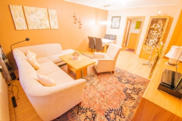 Wohnzimmer - Attraktive 3-Zimmer Wohnung in ruhiger Lage von Rheinkamp