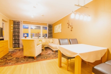 Wohnzimmer - Attraktive 3-Zimmer Wohnung in ruhiger Lage von Rheinkamp