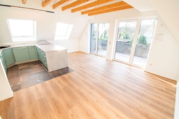 Offener Wohn- und Essbereich - Design trifft Qualität: Barrierearme 3-Zimmer-Wohnung mit Balkon und hochwertiger EBK zur Miete