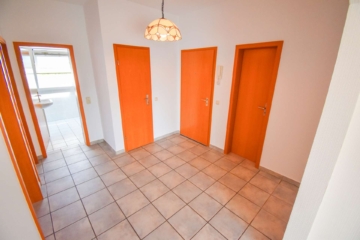 Diele - Moderne Eigentumswohnung in gepflegtem Gebäude und in attraktiver Lage am Erholungsgebiet Schwafheim