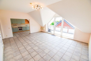 Wohnzimmer - Moderne Eigentumswohnung in gepflegtem Gebäude und in attraktiver Lage am Erholungsgebiet Schwafheim