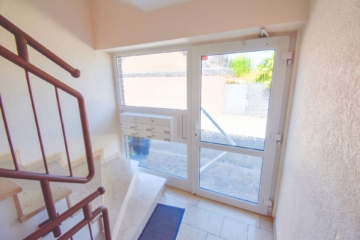 Eingang - Moderne Eigentumswohnung in gepflegtem Gebäude und in attraktiver Lage am Erholungsgebiet Schwafheim