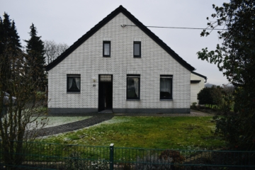 4 - Charmantes Zweifamilienhaus mit viel Potenzial und riesigem Grundstück in idyllischer Lage von Rheinberg