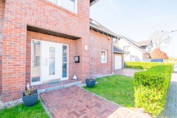 Eingangsbereich - Neuwertige, niederrheinische Stadtvilla im KfW-Standard mit hochwertiger Vollausstattung in SW-Lage