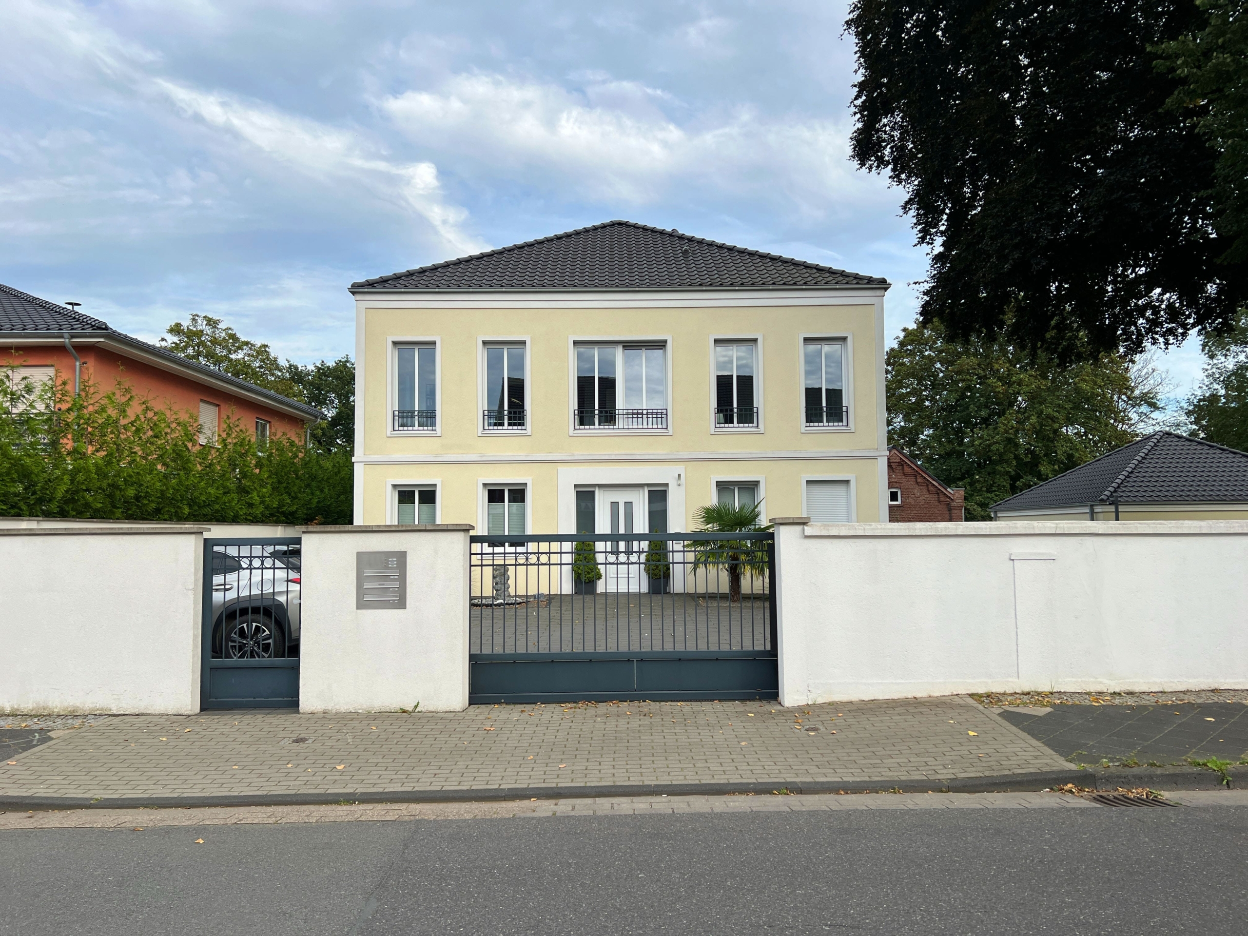 1 - Moderne und energieeffiziente Maisonette-Wohnung mit Villen-Charakter