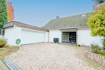 Hausansicht - Energieklasse A: Großzügiges Ein-/Zweifamilienhaus mit traumhaftem Wintergarten, Wärmepumpe und mehr