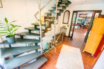 Diele - Energieklasse A: Großzügiges Ein-/Zweifamilienhaus mit traumhaftem Wintergarten, Wärmepumpe und mehr