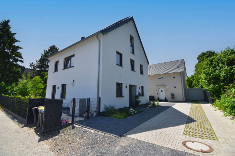 Luxuriöse Rarität: Traumhaftes Neubau-Einfamilienhaus im beliebten Düsseldorf-Himmelgeist zur Miete, 40589 Düsseldorf, Einfamilienhaus
