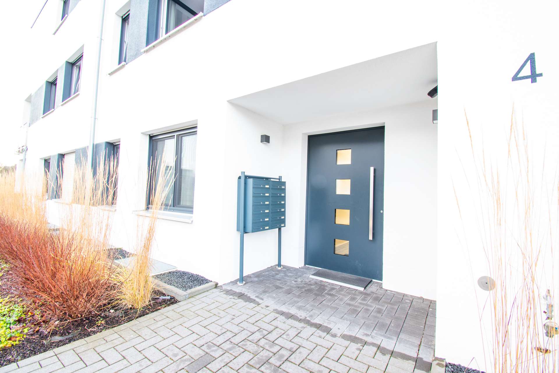 Hausansicht - Exklusiv Wohnen:Neuwertiges Penthouse in attraktiver Stadtnähe – barrierearm & energieeffizient (A+)
