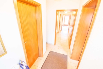 Flur - Zeit für Eigenheim: Familiengerechtes Wohnen im gepflegten Reihenhaus mit Garten in erholsamer Lage