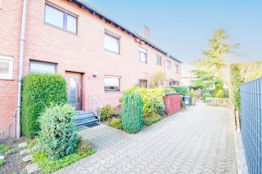 Zeit für Eigenheim: Familiengerechtes Wohnen im gepflegten Reihenhaus mit Garten in erholsamer Lage, 47447 Moers, Reihenmittelhaus