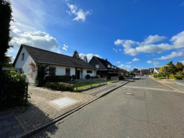 4 - Zur Miete: Renoviertes Einfamilienhaus mit Traumgarten im Zentrum Vluyns