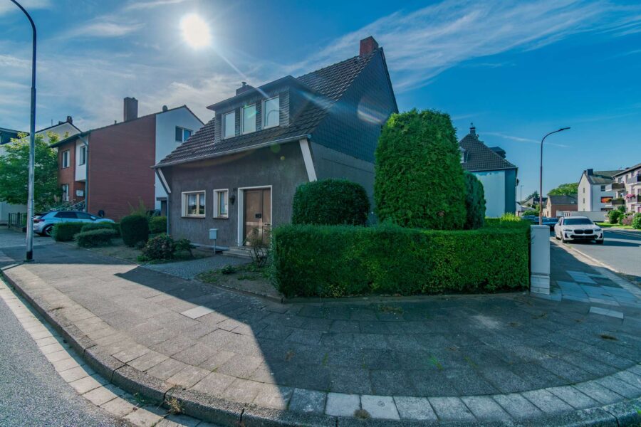 Ihr Traum vom Haus wird wahr: Freistehendes Einfamilienhaus mit großem Grundstück und Anbaupotenzial, 47443 Moers, Einfamilienhaus