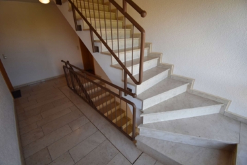 Treppenhaus - Moderne Eigentumswohnung in gepflegtem Gebäude und in attraktiver Lage am Erholungsgebiet Schwafheim