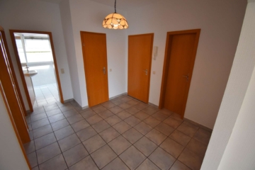 Diele - Moderne Eigentumswohnung in gepflegtem Gebäude und in attraktiver Lage am Erholungsgebiet Schwafheim