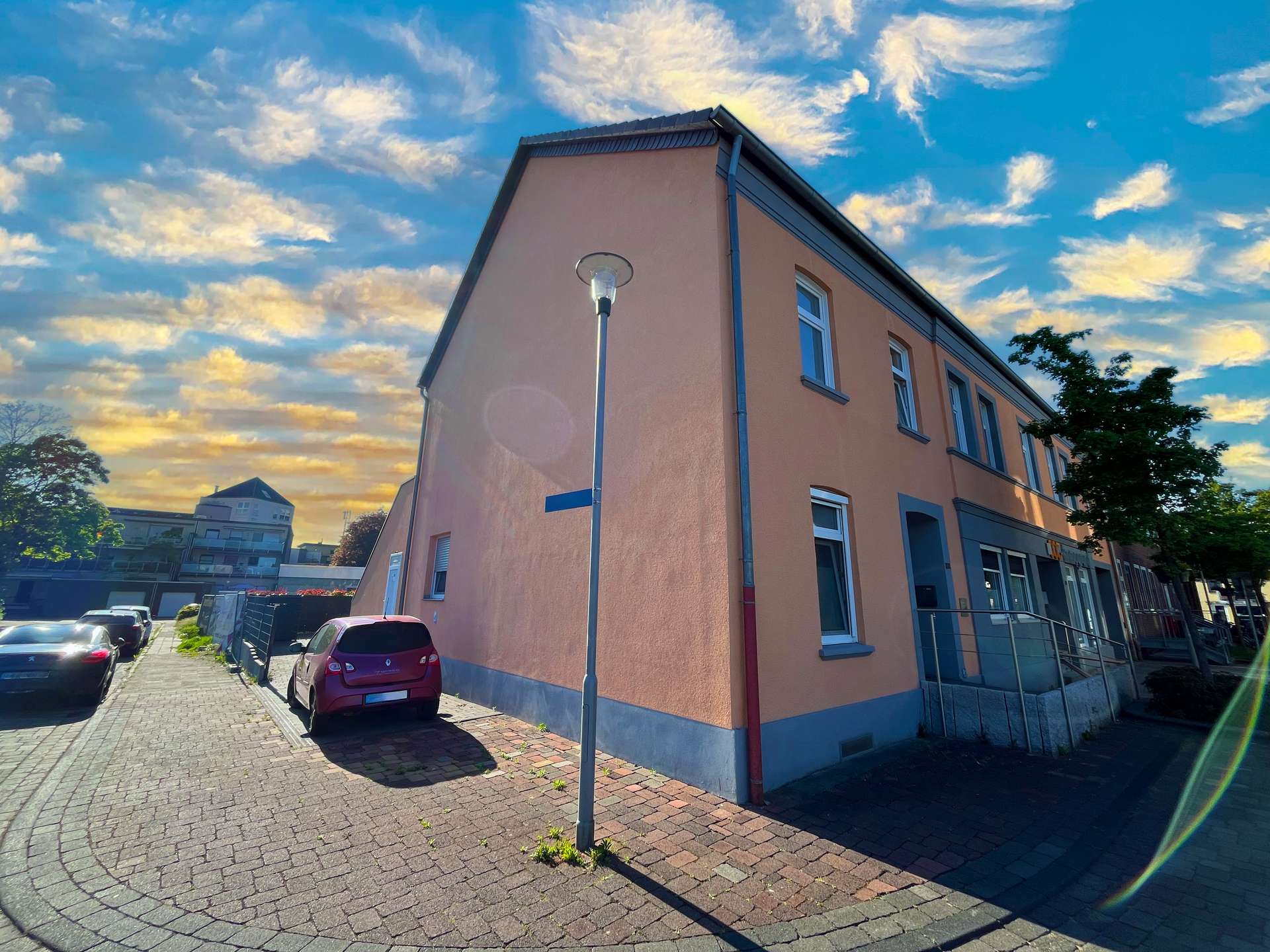 1 - Topmoderne Maisonettewohnung im Herzen von Vluyn – mit Dachterrasse und Stellplatz