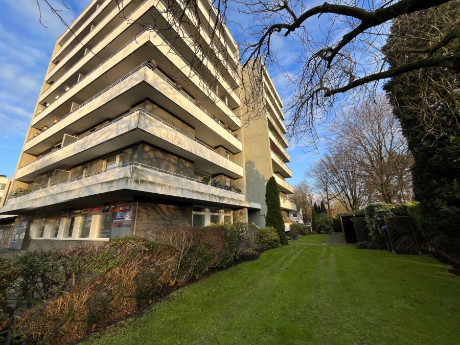 Für Kapitalanleger: Vermietete und sehr gepflegte Dachgeschosswohnung mit Aufzug in zentraler Lage, 47506 Neukirchen-Vluyn, Dachgeschosswohnung