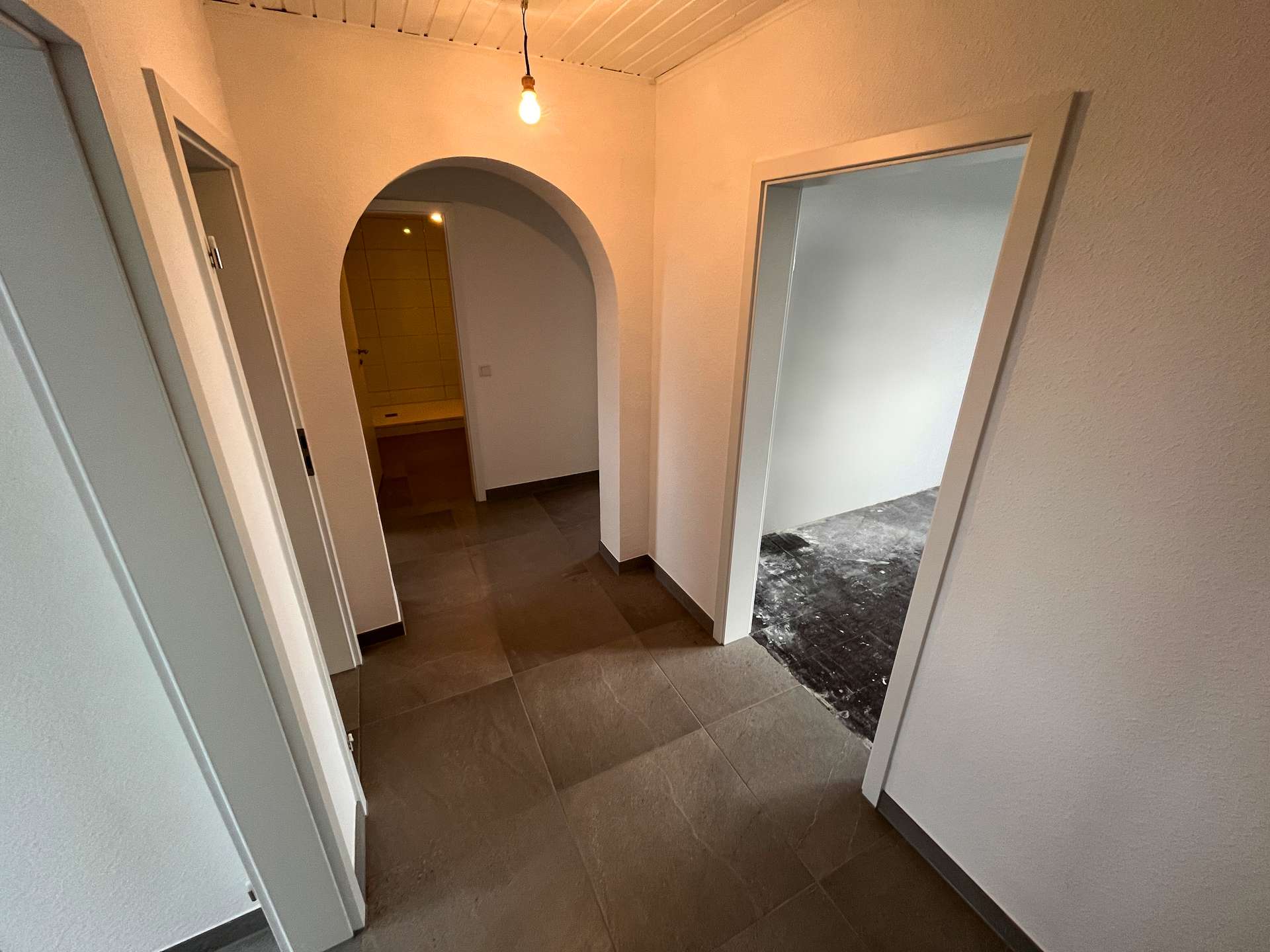 5 - Topmodern & 2024 saniert: Mietwohnung in ruhiger Lage von Neukirchen