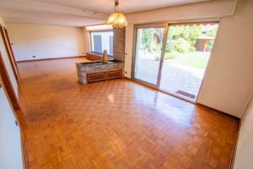 Wohn-/Esszimmer - Über 1.300 m2 Wohlfühloase: Einzigartiges Grundstück mit großem Mehrgenerationenhaus & Ausbaureserve