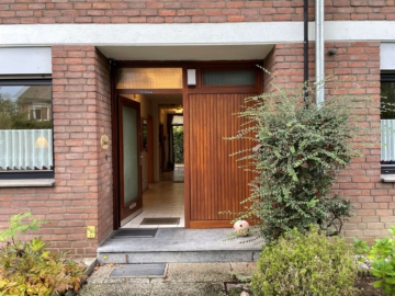 2 - Hier werden Wohnträume wahr: Familiengerechtes Reihenhaus mit viel Potenzial in Bestlage Neukirchens