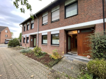 1 - Hier werden Wohnträume wahr: Familiengerechtes Reihenhaus mit viel Potenzial in Bestlage Neukirchens