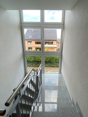 2. Treppenhaus - Neuwertige Maisonette-Wohnung in attraktiver Lage von Bottrop-Kirchellen