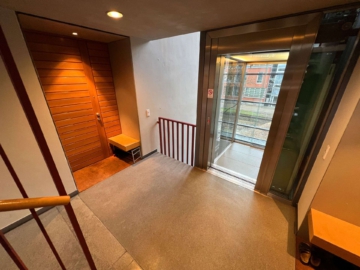 2 - Wohnen auf höchstem Niveau: Luxuriöse & barrierefreie Wohnung in Toplage des Innenhafens