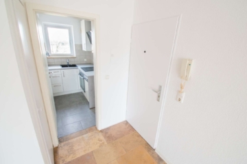 Diele - Barrierearme, frisch renovierte Wohnung mit 2 Zimmern und Aufzug in renommierter Lage