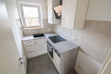 Küche - Barrierearme, frisch renovierte Wohnung mit 2 Zimmern und Aufzug in renommierter Lage