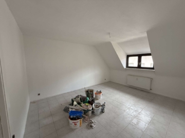 Wohnzimmer - Renovierte 4-Zimmer-Maisonettewohnung