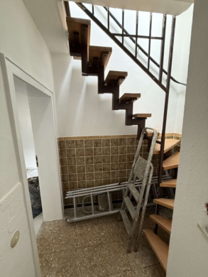 Flur - Renovierte 4-Zimmer-Maisonettewohnung