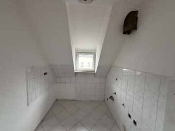 Küche - Renovierte 4-Zimmer-Maisonettewohnung