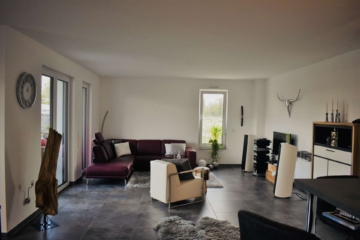 und Wohnbereich - Neuwertige und moderne Maisonette-Wohnung im EG+Souterrain in beliebter Lage von Neukirchen-Vluyn