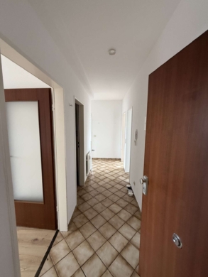 Flur - Moderne 3-Zimmer Wohnung mit zwei Terrassen