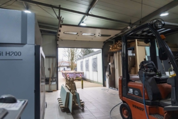IL9A2321 - Moderne Gewerbeimmobilie in Kamp-Lintfort: Große Hallenfläche mit exklusivem Büroanteil