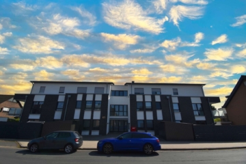 Hausansicht - Energieklasse A+: Neuwertige, moderne und barrierearme Eigentumswohnung mit Aufzug