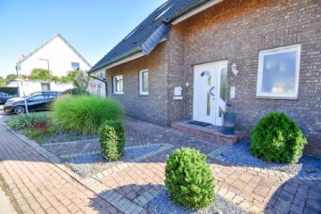 Vorgarten - Freistehendes Einfamilienhaus mit großzügiger Wohnfläche & hochwertiger Ausstattung am Stadtrand