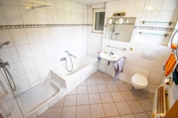 4 - Charmante Doppelhaushälfte mit großem Grundstück und viel Potenzial im Zentrum Kamp-Lintforts