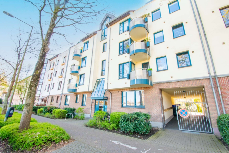 Stilvolle, lichtdurchflutete Wohnung mit traumhaftem Ausblick ins Grüne & Aufzug in gefragter Lage, 47799 Krefeld, Etagenwohnung