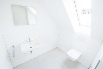 Gäste-WC - Alter Charme trifft auf Moderne: großzügige Mietwohnung mit flexibel nutzbarem Raumangebot