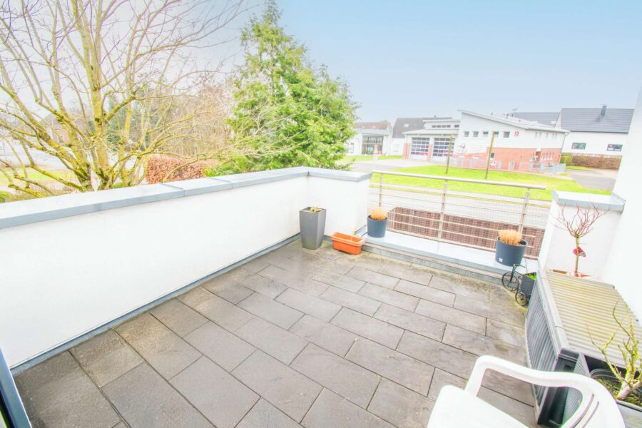 Wohnen mit Weitblick: Neuwertige 2,5-Zimmer-Wohnung mit großer Dachterrasse, 46449 Hamminkeln, Dachgeschosswohnung