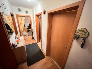 5 - Preiswerte Kapitalanlage: Zentral gelegenes Mehrfamilienhaus in Duisburg- Marxloh