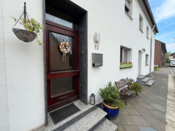 2 - Endlich ein ruhiges Zuhause mit Platz für Ihre ganze Familie im durchrenovierten Reihenhaus