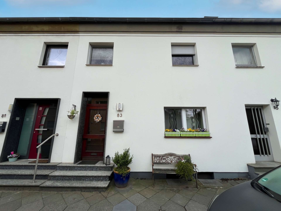Endlich ein ruhiges Zuhause mit Platz für Ihre ganze Familie im durchrenovierten Reihenhaus, 47443 Moers, Reihenmittelhaus